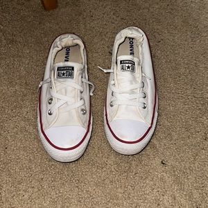 Women’s size 9 slip on converse.